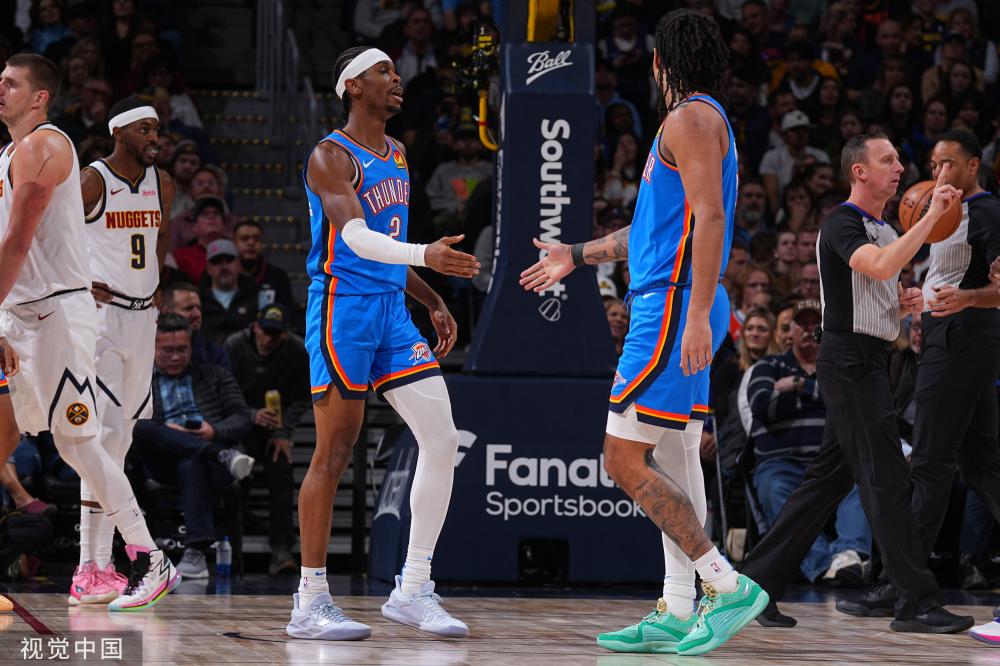 社交媒体上 社交媒体上